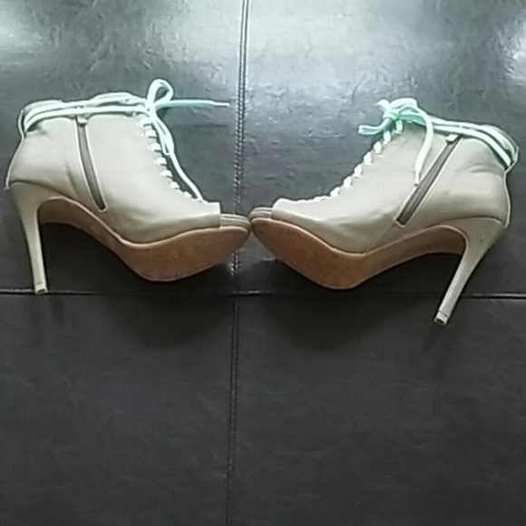 💰💰Rouge Ankle Booties💰💰 - Picture 6 of 8